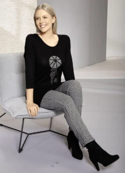 Hübsches Shirt Mit Aufwendiger Applikation -Kleider Mut Verkaufsgeschäft huebsches shirt mit aufwendiger applikation farbe schwarz groesse 036 1