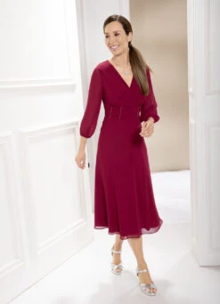 Kleid Mit Funkelnden Schmuckperlen