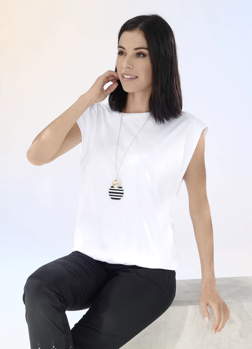 Modisches Shirt Mit Polstern In 2 Farben 1 Modisches Shirt Mit Polstern In 2 Farben