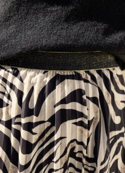 Plissee-Rock -Kleider Mut Verkaufsgeschäft plissee rock farbe beige schwarz camel groesse 036 2