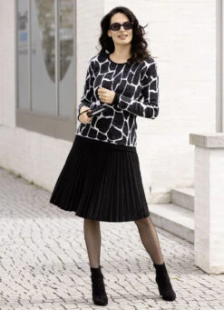 Plissee-Rock In Topaktueller Wildleder-Oprik -Kleider Mut Verkaufsgeschäft plissee rock in topaktueller wildleder oprik farbe schwarz groesse 040 1