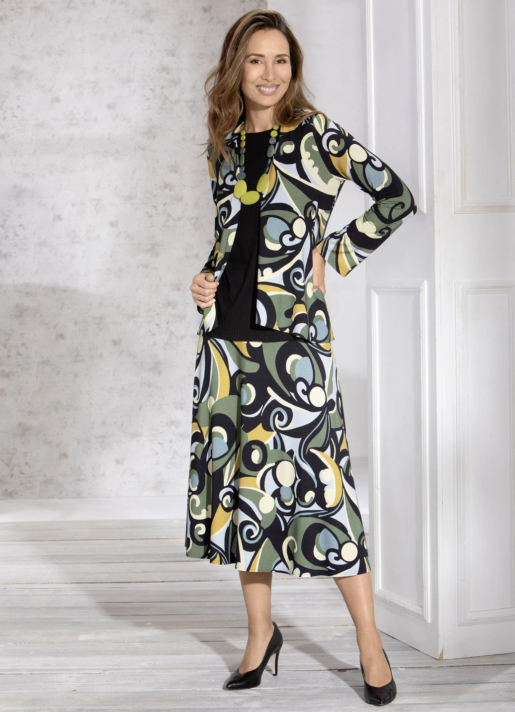 Rock Mit Ausdrucksstarker Dessinierung 2 Rock Mit Ausdrucksstarker Dessinierung – Bild 2