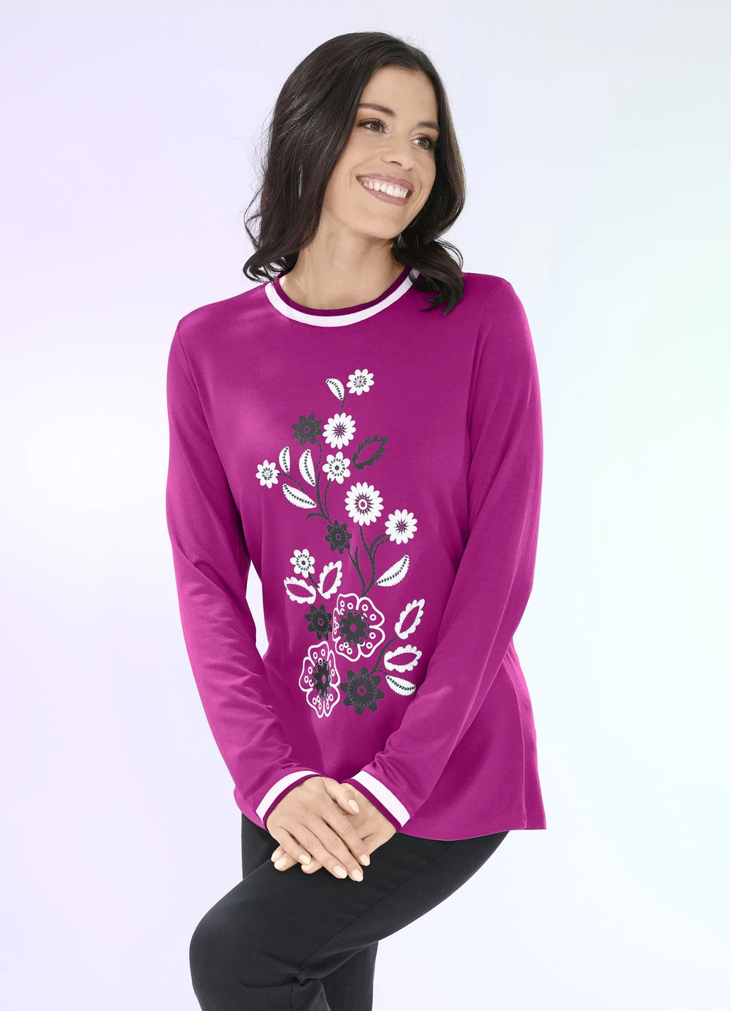 Shirt Mit Kontrast-Druck In 2 Farben 1 Shirt Mit Kontrast-Druck In 2 Farben