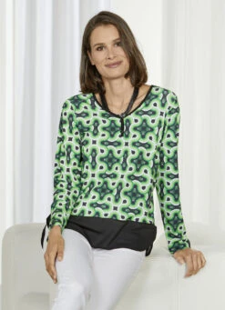 Shirt Mit V-Ausschnitt Mit Kurzer Zierknopfleiste