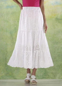 Stufenrock Mit Schöner Lochstickerei