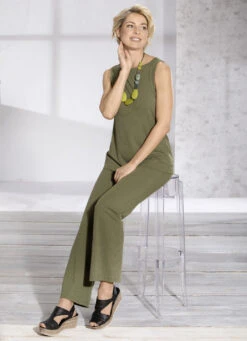 Trägershirt Mit Modisch Flachem Halsausschnitt In 2 Farben -Kleider Mut Verkaufsgeschäft traegershirt mit modisch flachem halsausschnitt in 2 farben farbe oliv groesse 046 1